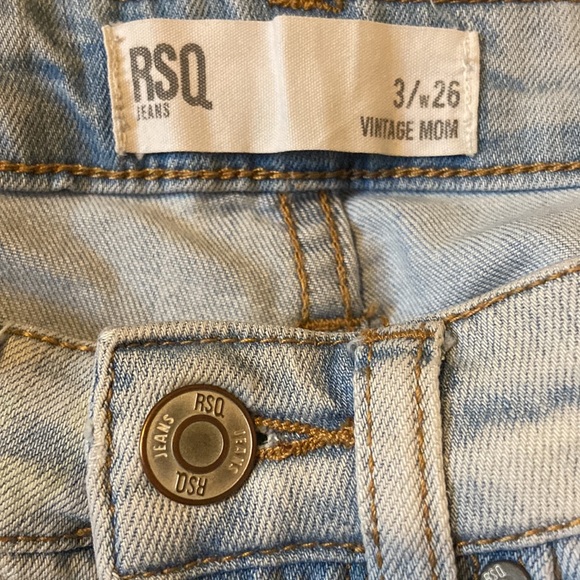 RSQ Tilly’s Lightwash Mom Jeans - Picture 4 of 5